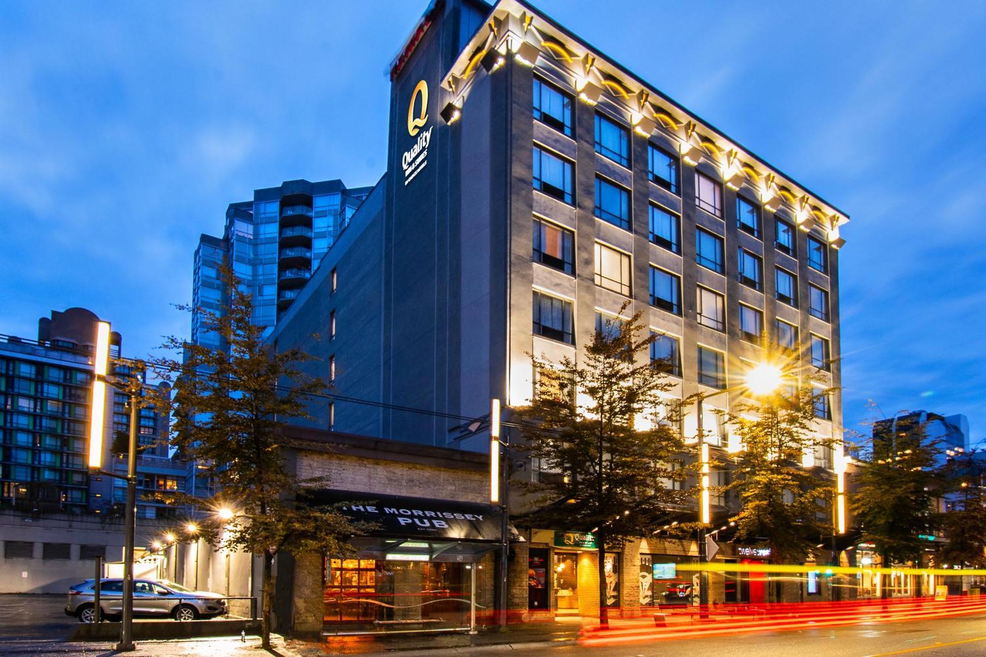 Quality Inn & Suites (Adults Only) Ванкувер Экстерьер фото