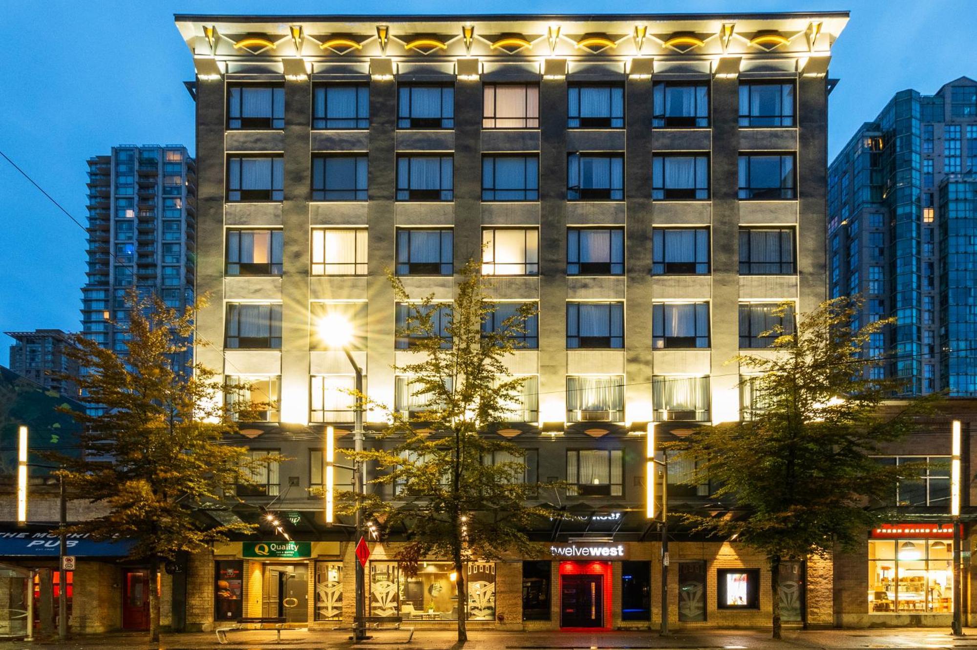 Quality Inn & Suites (Adults Only) Ванкувер Экстерьер фото