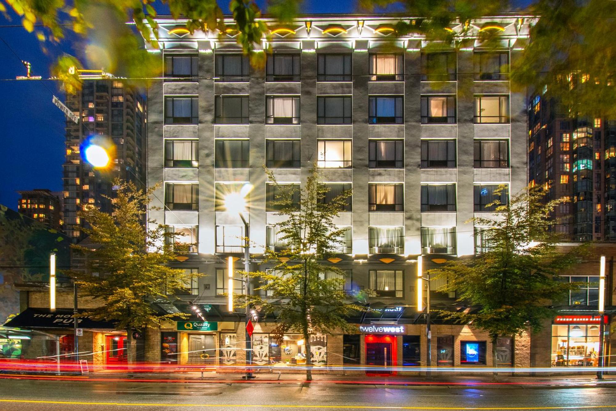 Quality Inn & Suites (Adults Only) Ванкувер Экстерьер фото