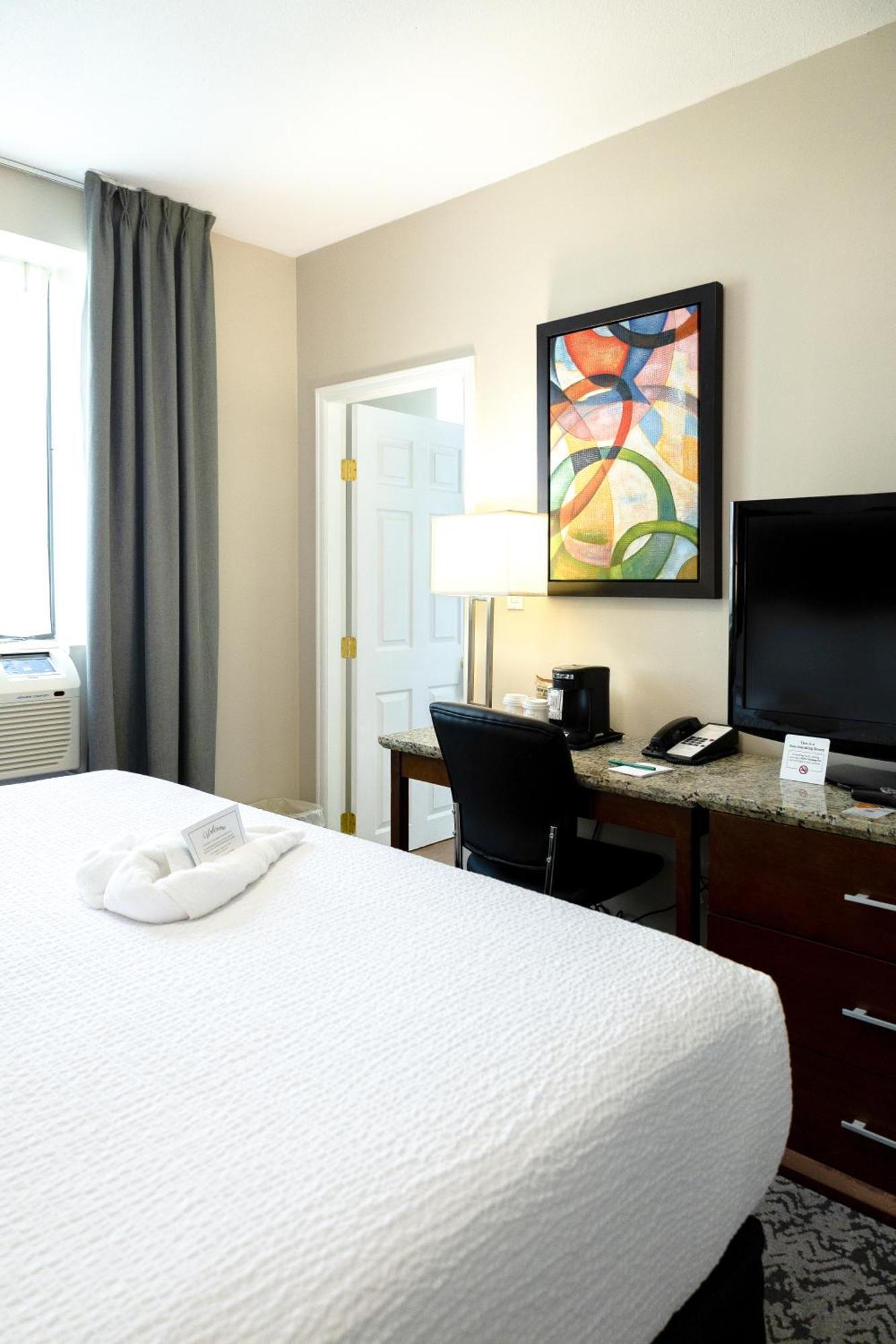 Quality Inn & Suites (Adults Only) Ванкувер Экстерьер фото