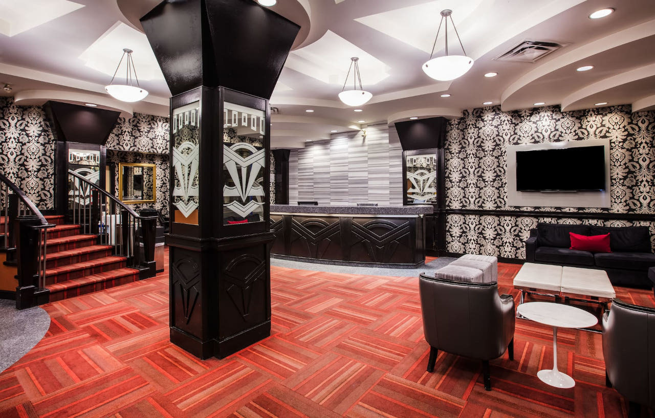 Quality Inn & Suites (Adults Only) Ванкувер Экстерьер фото